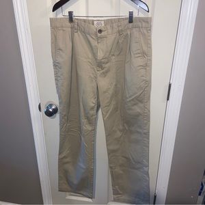 St. John’s Bay mens khaki pants 36x34 Easy Care cotton blend.